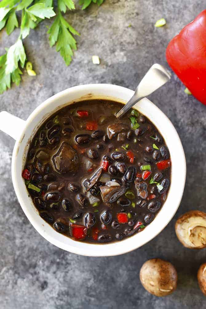 Savory Red Pepper Mushroom Black Bean Soup: A Cozy Vegetarian Delight